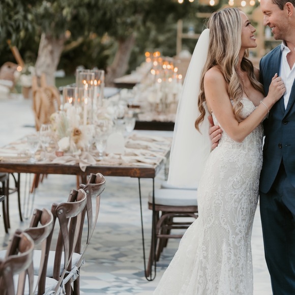 Wedding veil: Soft Wedding Veil
• Length: Waist 30&quot;
• Color: Light Ivory - Picture 6 of 7